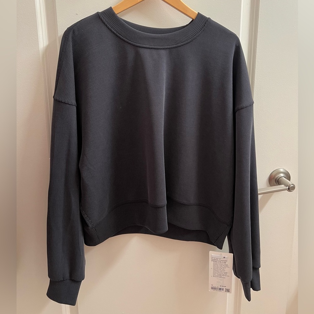 SOLD - NWT Perfectly Oversized Ribbed Crop Crew (Black)